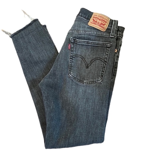 LEVI’s Wedgie Skinny High Rise Button Fly Frayed Hem Ravens Wing Grey Black 27 - Picture 3 of 9
